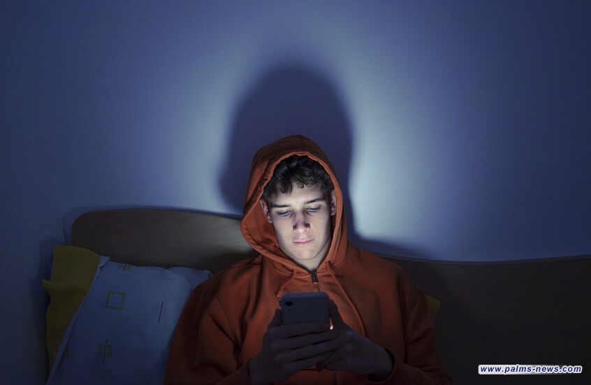 تحذير لمستخدمي آيفون وأندرويد.. إعداد شهير يستنزف البطاريات!